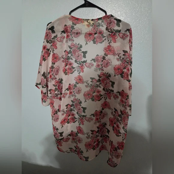 Wishful Park Pink and Cream Floral Kimono - Picture 3 of 4